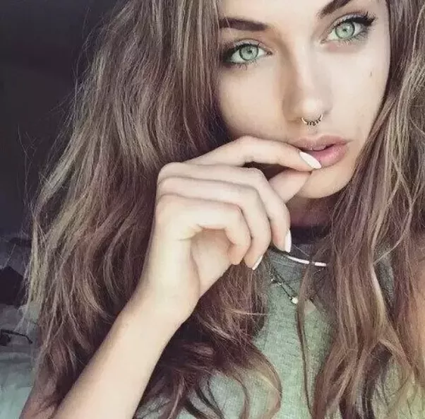 Girl with blonde hair green eyes