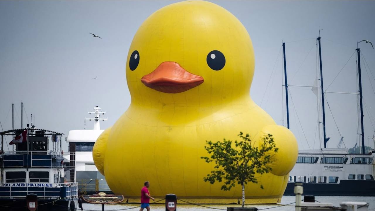Giant rubber ducky