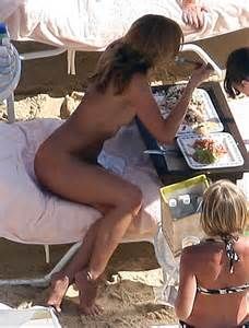 Jennifer aniston nude beach