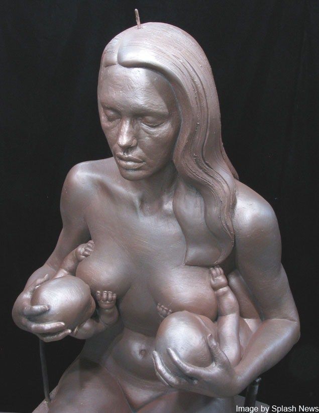 Britney spears pregnant statue