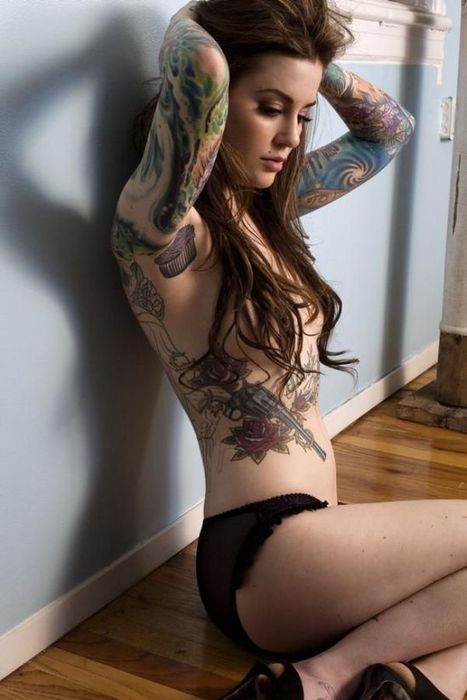 Sexy tattooed tattoo girls