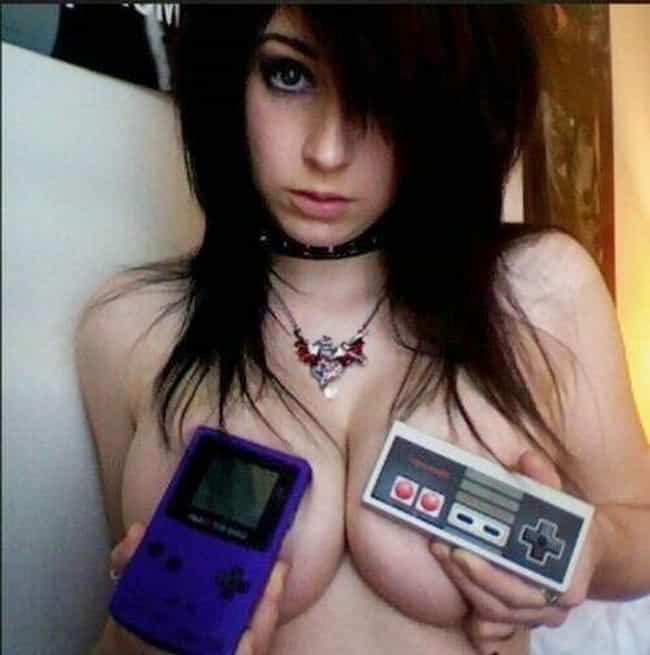 games Sexy naked girls playing