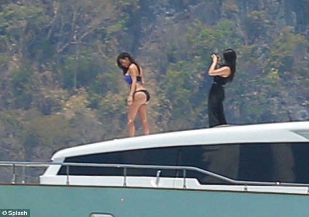 Kim kardashian thong thailand