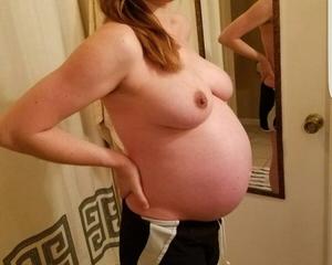 Pregnant wife nude bathtub